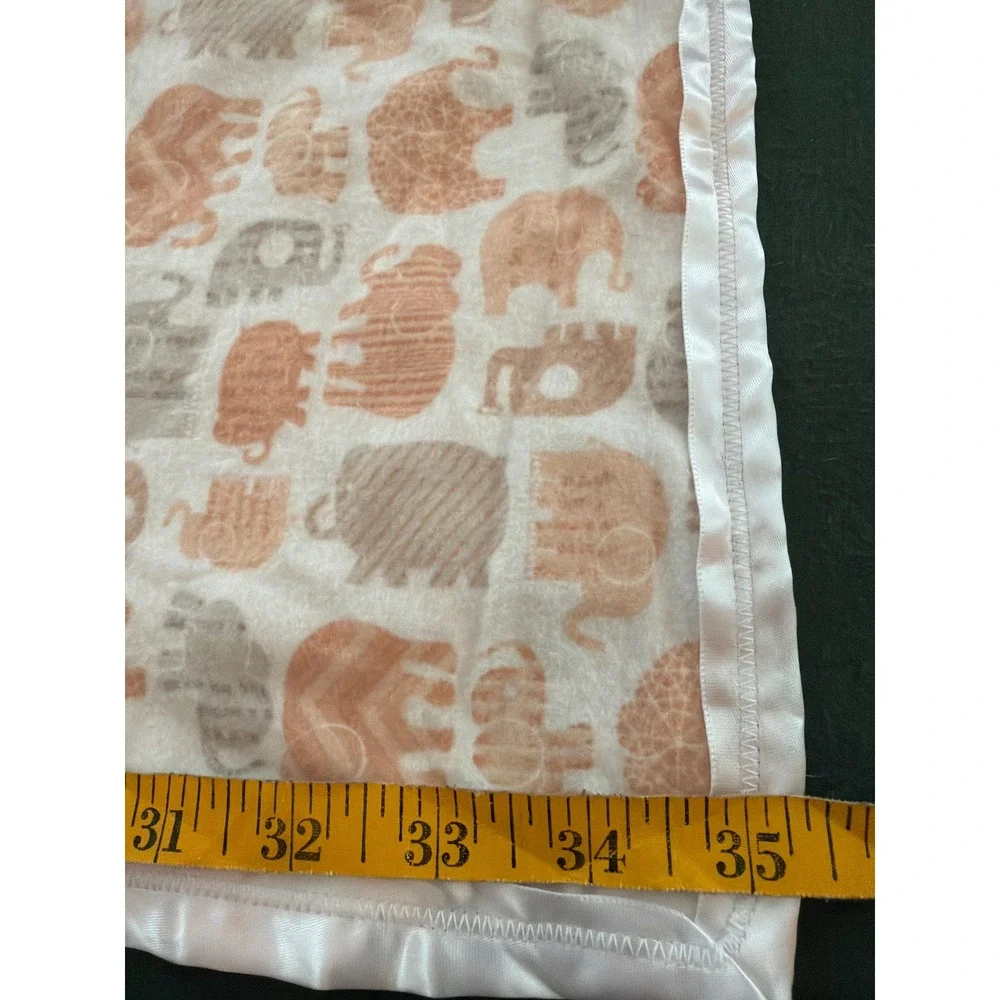 Momma‎ G Handmade Baby Blanket Peach Grey Elephant Print Satin Trim 35x43